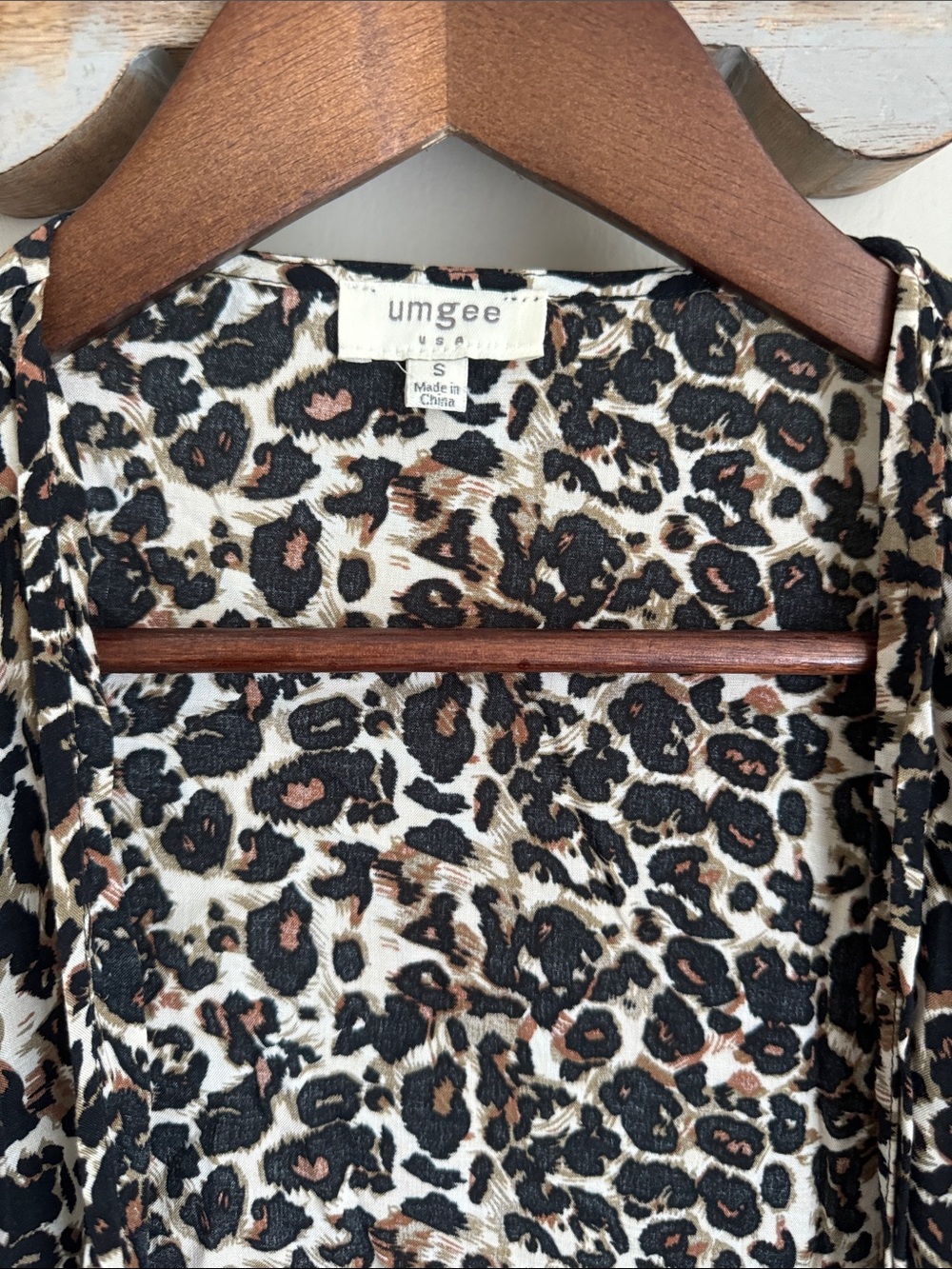 UMGEE Leopard Print Lightweight Kimono size small small ( oversized ) - Picture 3 of 6